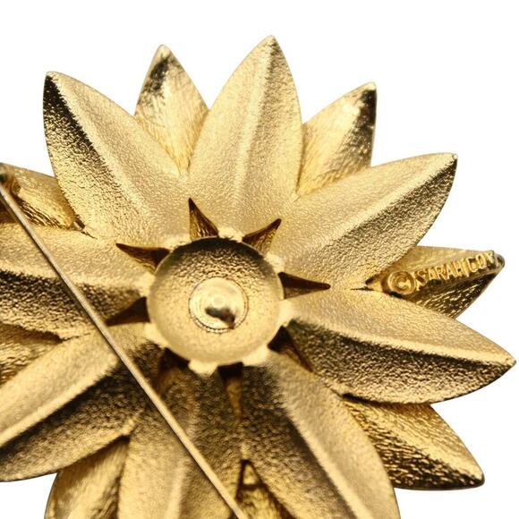 Vintage Sarah Coventry Statement Pin Brooch Gold Flower 2" Across - Hey Viv - Picture 3 of 5